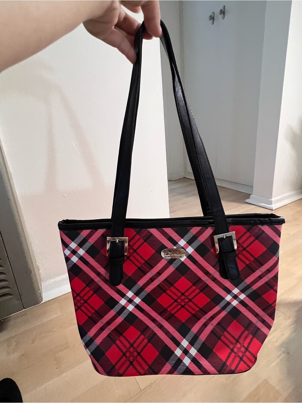 B. Amici Expressions Plaid Tote Bag Red Black Tartan Shoulder Purse Zip Pockets
